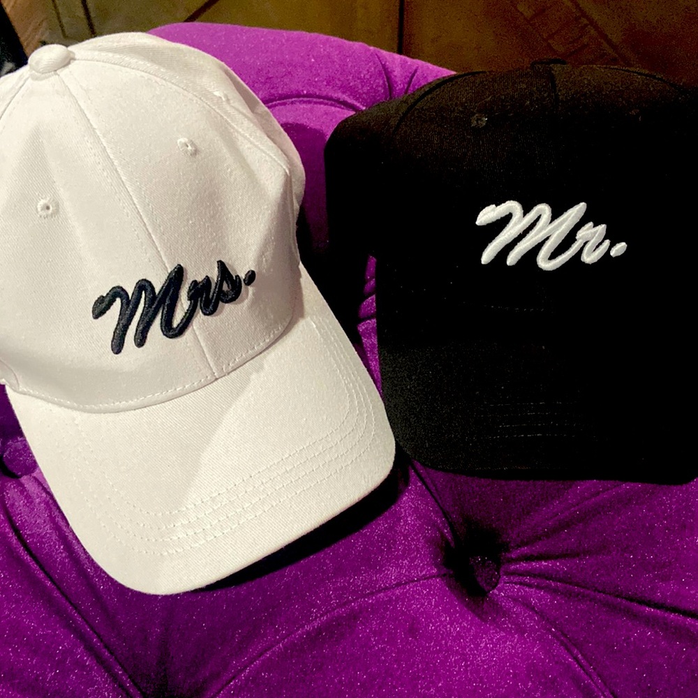Cute Mr and Mrs matching baseball caps for newlyweds!